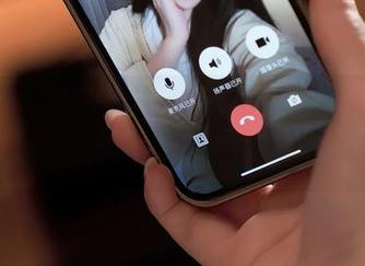 秀人网 - 套图里的九千柒柒，天台无圣光，光影间的诱惑，难以言喻。