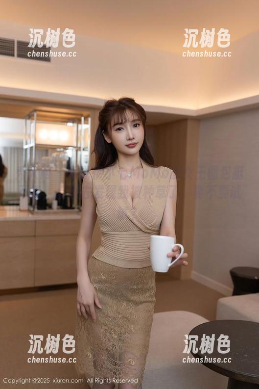 秀人网-伊小七MoMo 秀人网 - 听说伊小七MoMo的女王图包挺不错,点进去发现我被种草了,要不要试试?
