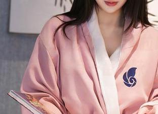 秀人网 - 为了这条红裙,余贝拉bella的发布会别有一番滋味