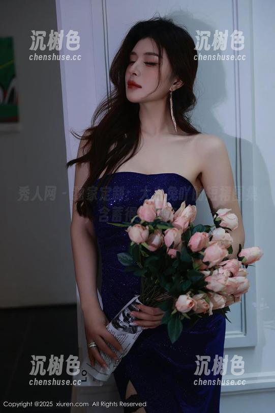 秀人网-大白兔吖 秀人网 - 独家定制:大白兔吖的短裙图集,含蓄得让人走神