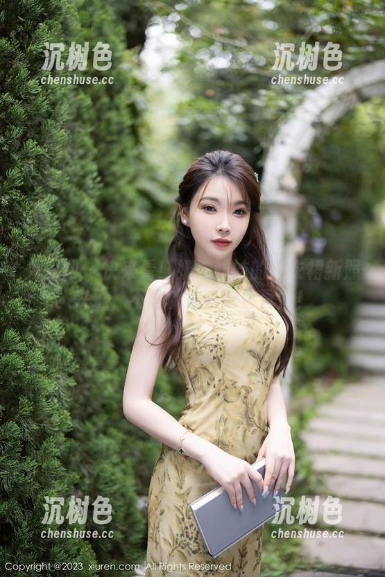 秀人网 - 快来看！奶油妹妹的连衣裙新照来了，不同以往，配色真妙！