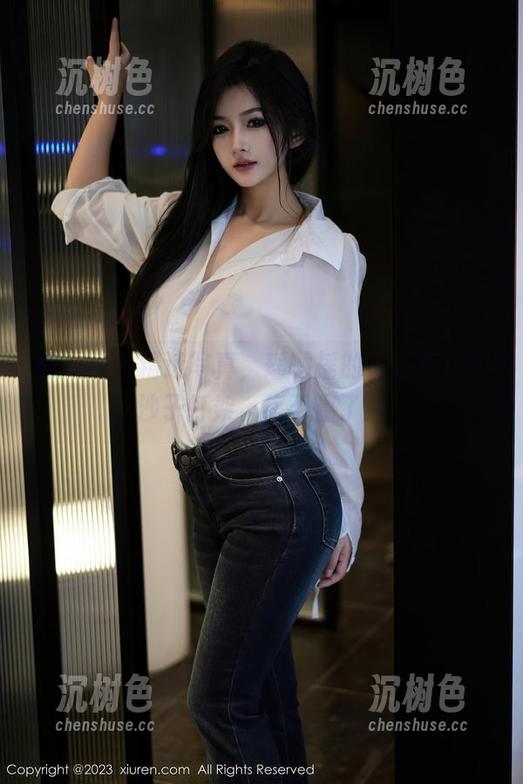 秀人网-瑶啊摇的瑶 秀人网 - 精选写真,瑶啊摇的瑶在海边和沙子打架,终于赢了!