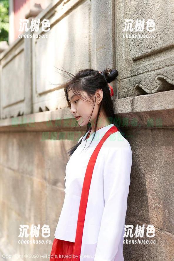 蜜桃社-真希 蜜桃社 - 认真更新!水手服的真希,偷偷摸摸展现了她的小秘密…