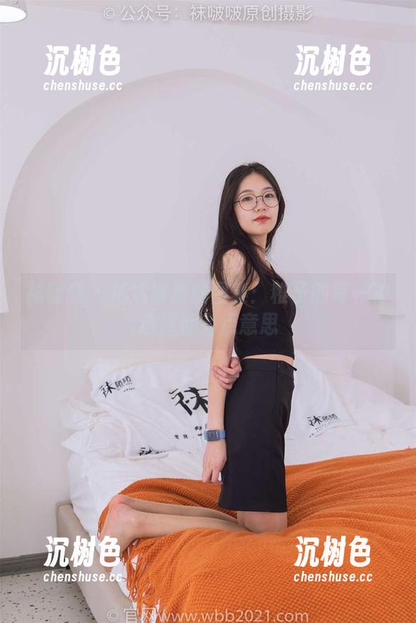 袜啵啵-稚予 袜啵啵 - 精选裤里丝图集:稚予的每一种选择都有点意思