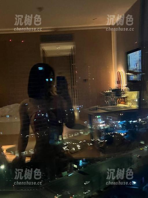 詹詹 微密圈 - 詹詹的私房连衣裙:每一处细节都在挑战我的审美极限!