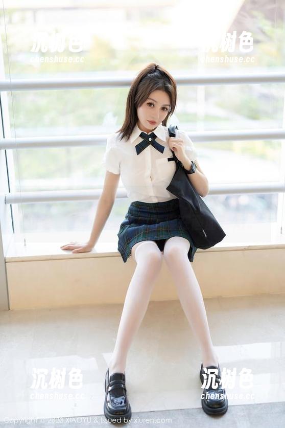 语画界-王馨瑶yanni 语画界 - 嘲讽一下,王馨瑶yanni透明图包更新了,原来心思荡漾在画面背后。
