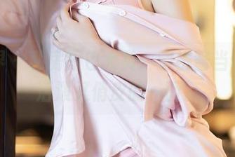 语画界 - 私房图包大赏：蜜桃酱当修女，活泼又俏皮的一面。