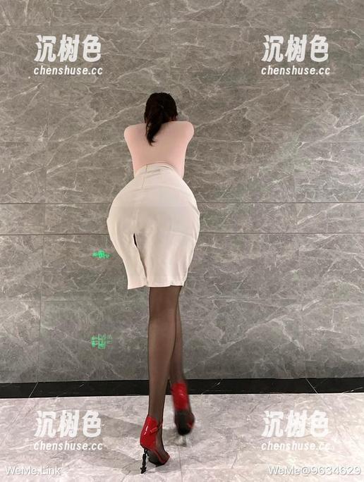 迷人的五姨太 微密圈 - 看!迷人的五姨太的白裙在动,我的心也在晃!快来拿免费合集!