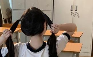 阿薰kaOri的日常图包，一天的“忙碌”时刻，哈哈。