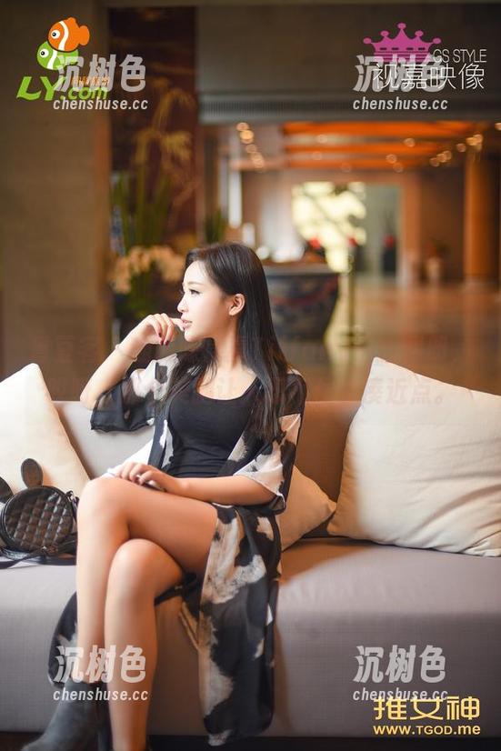 青豆客-陈嘉嘉Tiffany 青豆客 - 翻阅陈嘉嘉Tiffany最新图册,哎呀,那个美腿让人忍不住想凑近点。