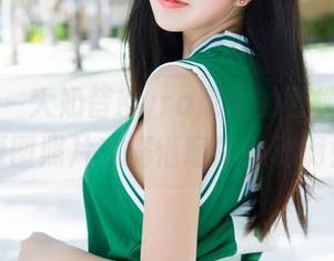 魅妍社 - 大奶昔Kyra家中的野性？这些原图照片充满惬意的隐秘啊！
