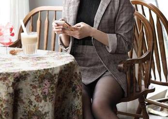 再不穿上这些白色制服，你就OUT了！快来拿魔镜街拍合集，掀起街拍新风！